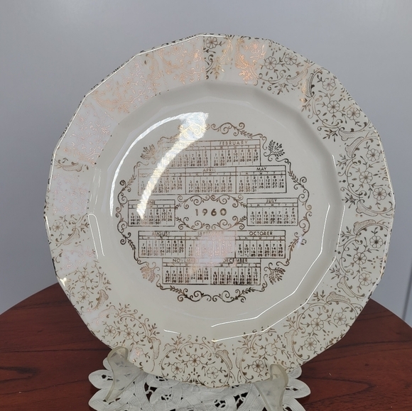 Vtg Harkerware 1960s Calendar Souvenir Plate Gold White Made‎ In USA Collectible - Picture 1 of 11